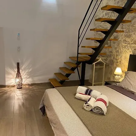 Maison Dans Petit Village Du Gard 4*